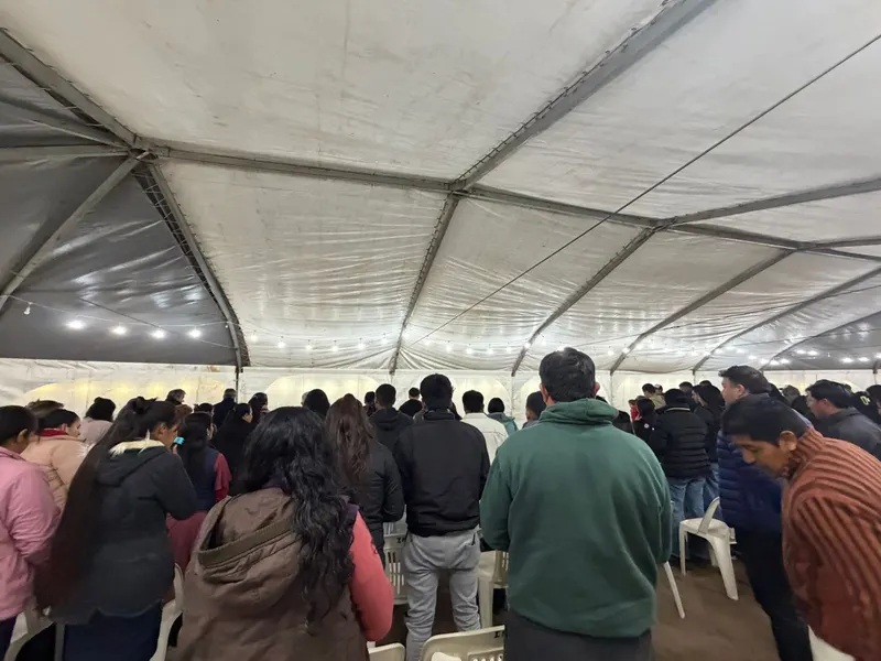 Integrantes del equipo durante una capacitación previa.